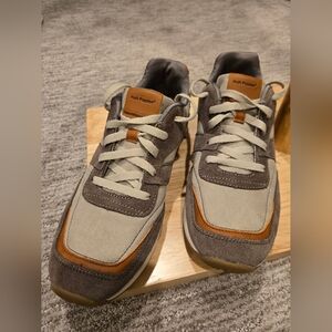 Hush Puppies boys Zev Ts field Gray and Brown sneakers